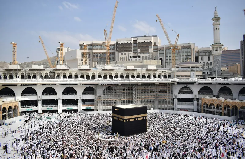Travel planning for Umrah packages departing from UK airports with Hoorain Travels